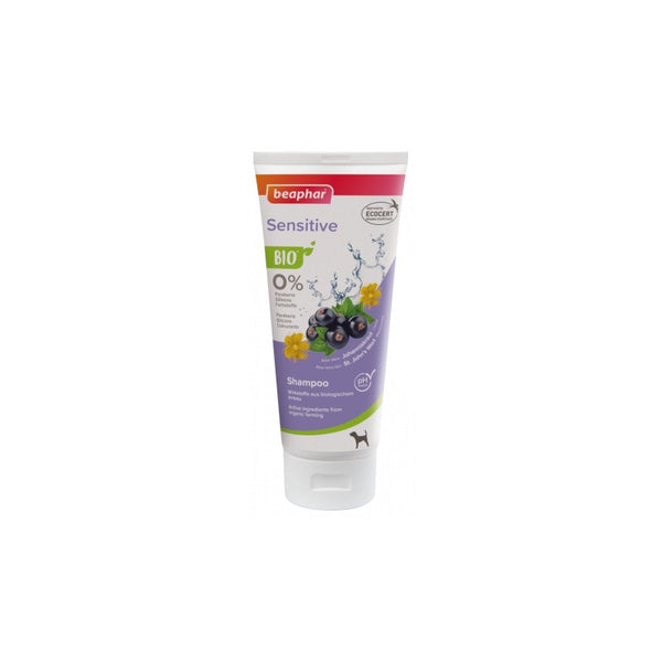 Beaphar BIO Shampoo Sensitive - шампоан с био жълт кантарион, касис, алое вера 200 мл.