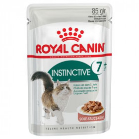 Пауч Royal Canin Instinctive +7 - специално създадена за котки над 7 години, малко късчета месо в апетитен сос